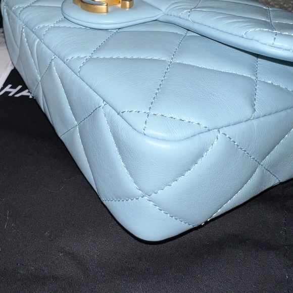 *SOLD*NWT Chanel 22P Quilted Pending CC Small Classic Flap Lambskin w Receipt! - Picture 6 of 13